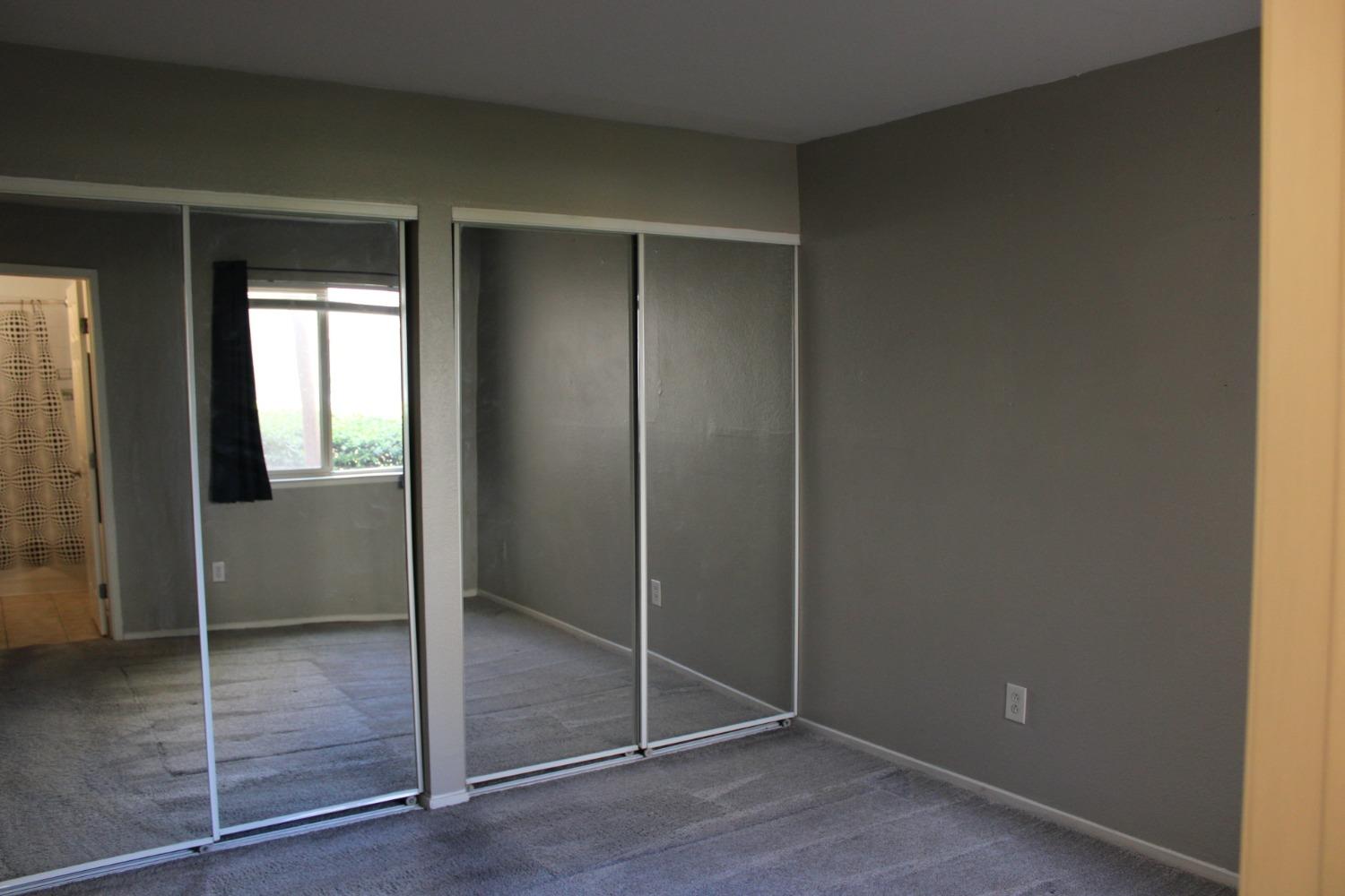 1245 Lakeview Circle