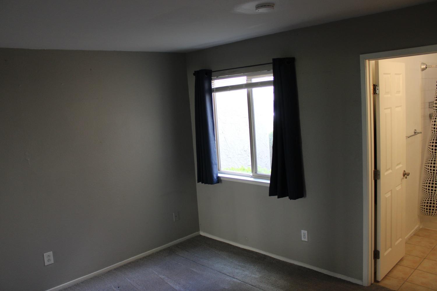 1245 Lakeview Circle