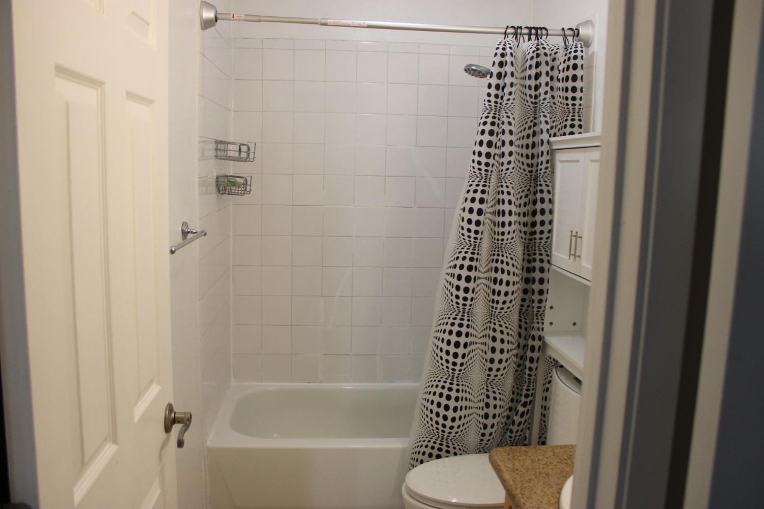 1245 Lakeview Circle