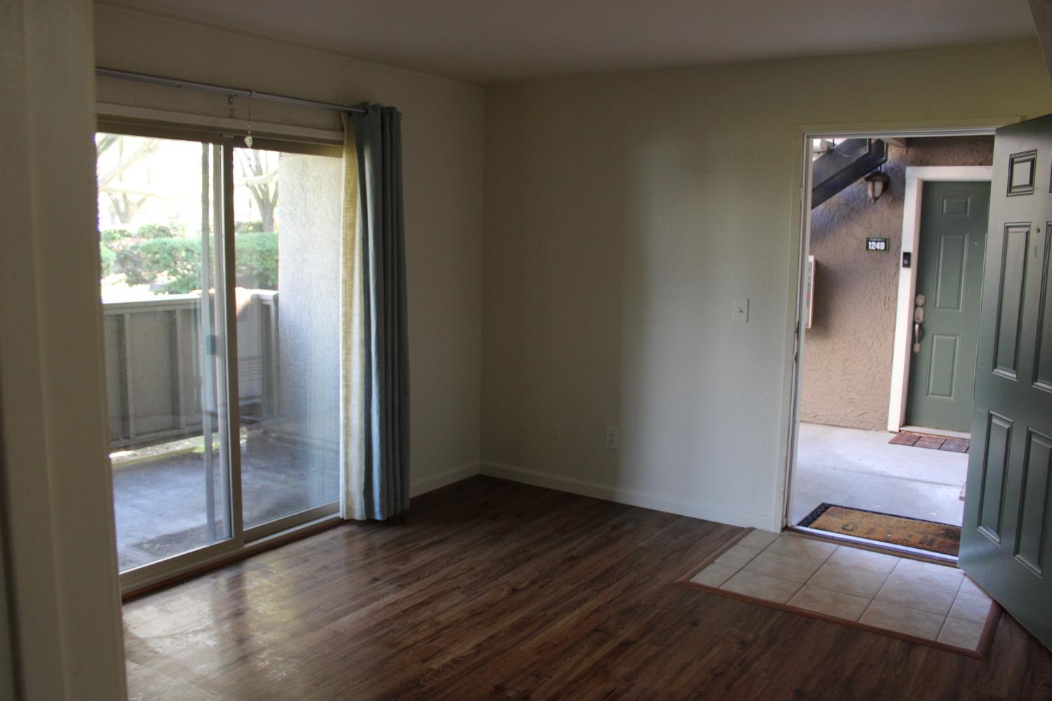 1245 Lakeview Circle