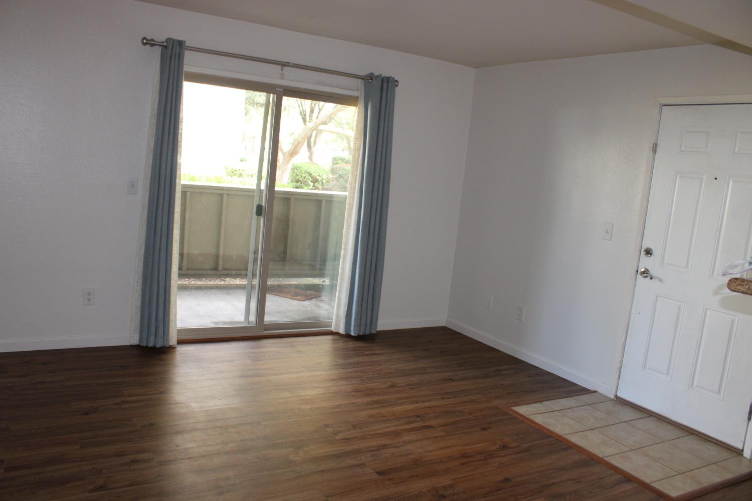 1245 Lakeview Circle