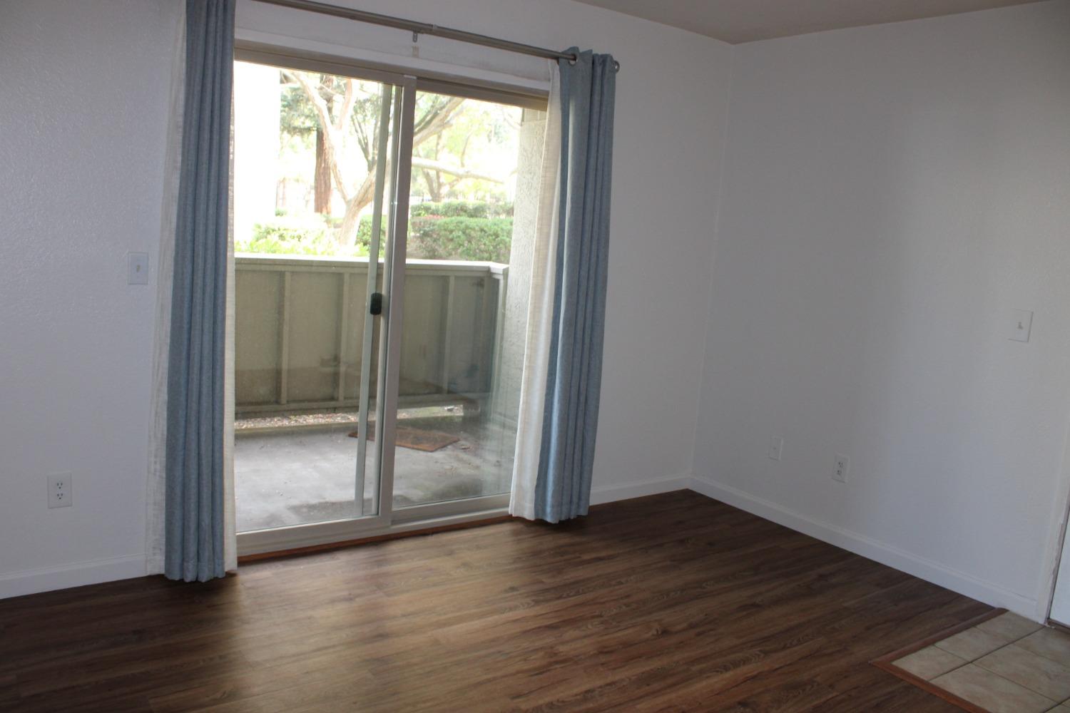 1245 Lakeview Circle