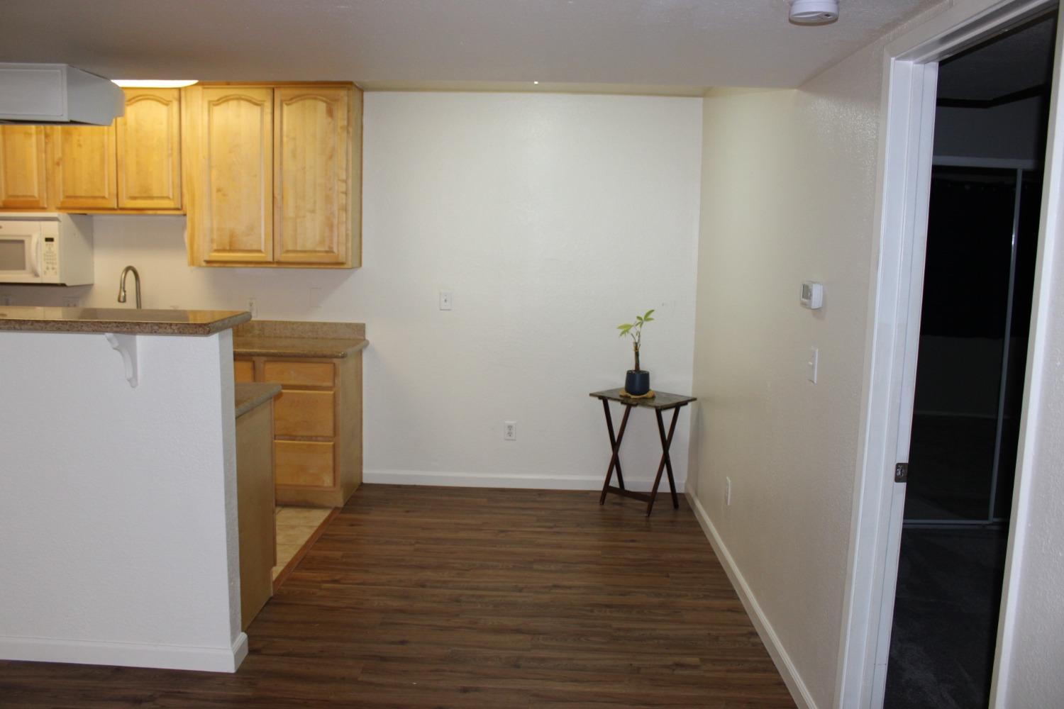 1245 Lakeview Circle