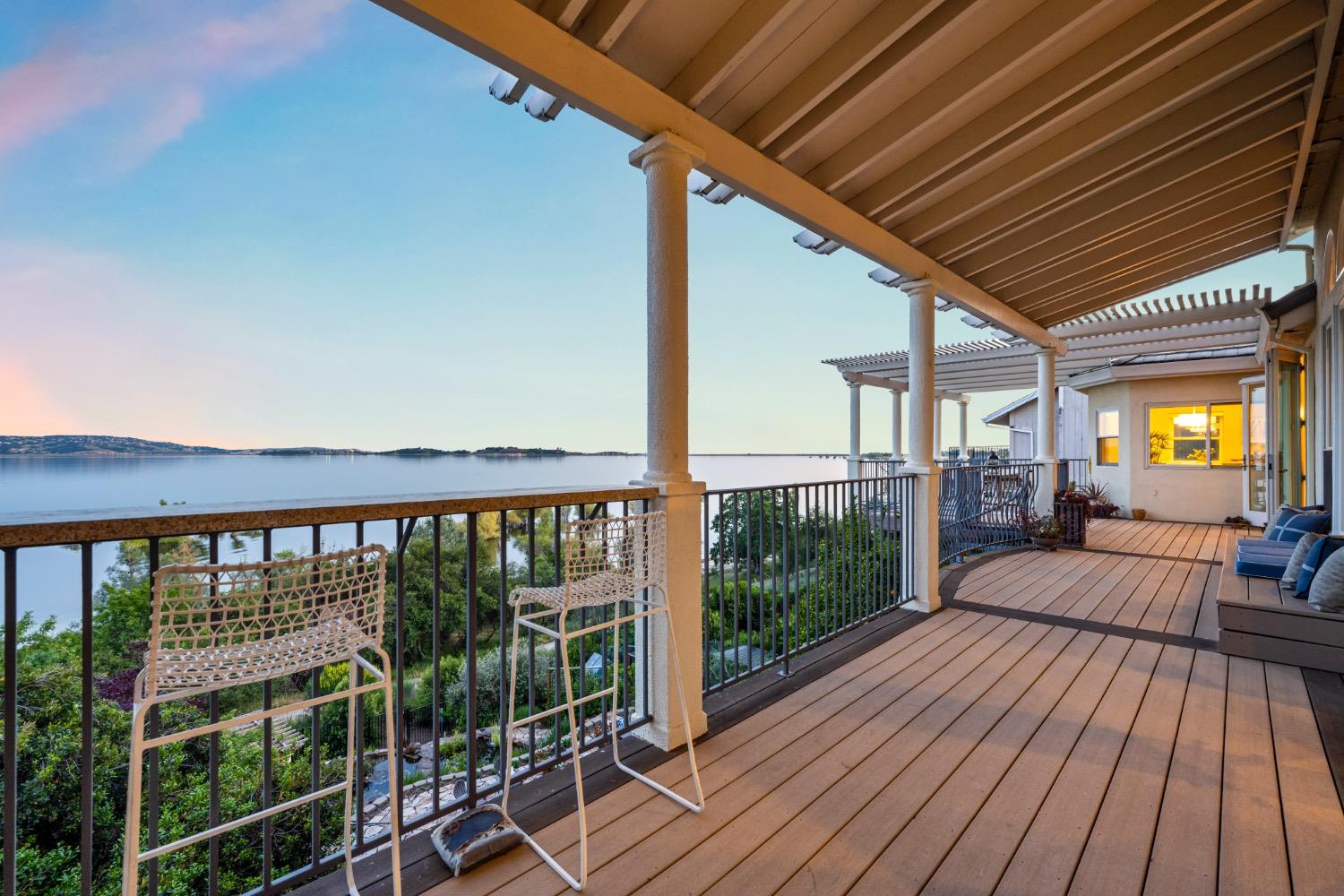 7772 Lakeshore Drive