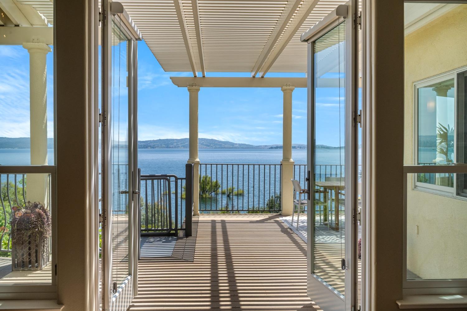 7772 Lakeshore Drive