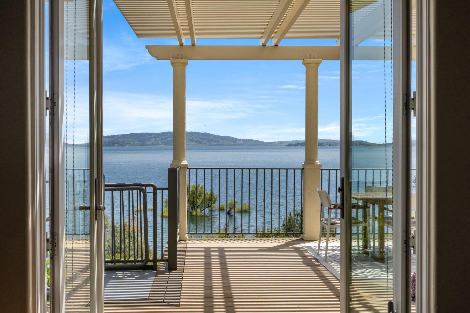 7772 Lakeshore Drive