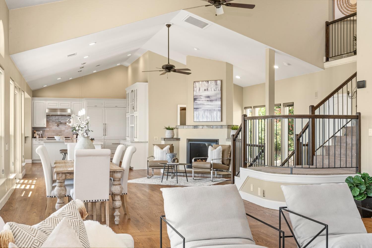 7772 Lakeshore Drive