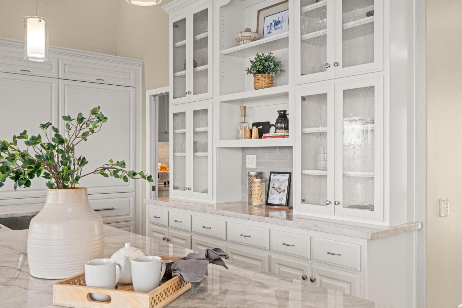 7772 Lakeshore Drive