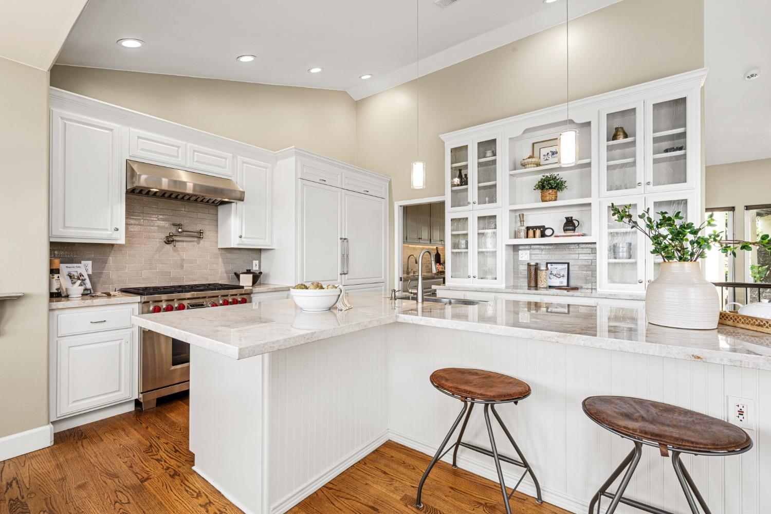 7772 Lakeshore Drive