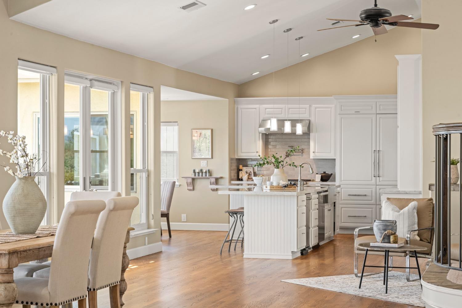 7772 Lakeshore Drive