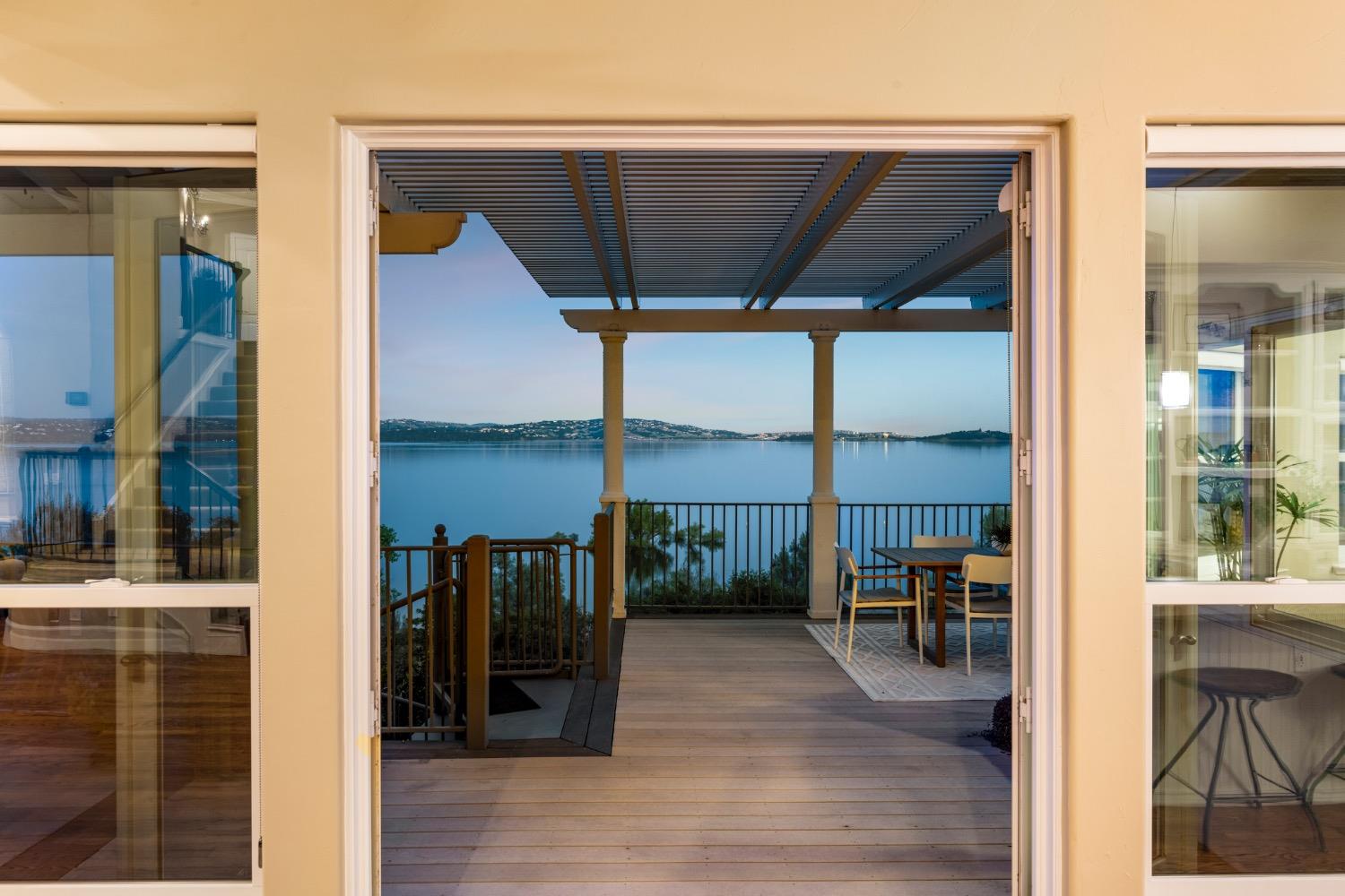 7772 Lakeshore Drive