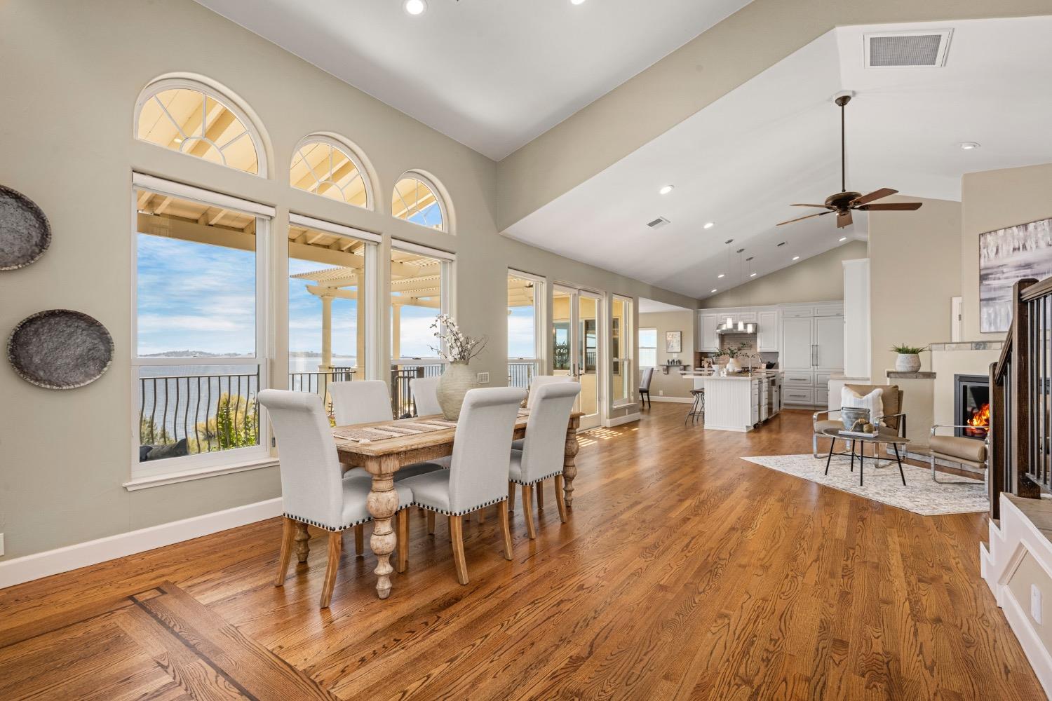 7772 Lakeshore Drive