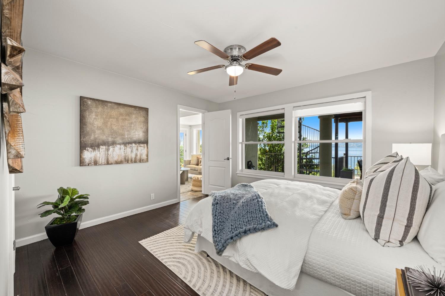 7772 Lakeshore Drive