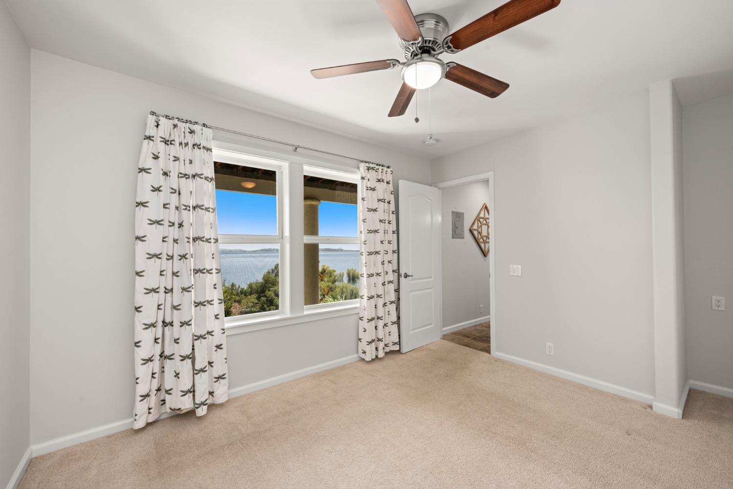 7772 Lakeshore Drive