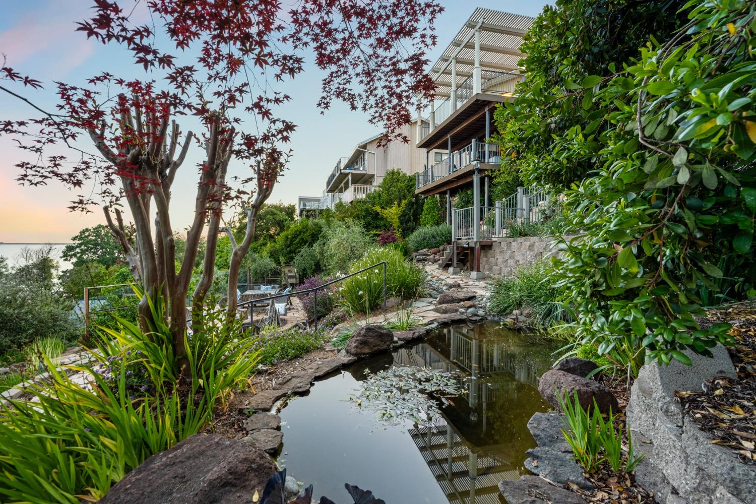 7772 Lakeshore Drive