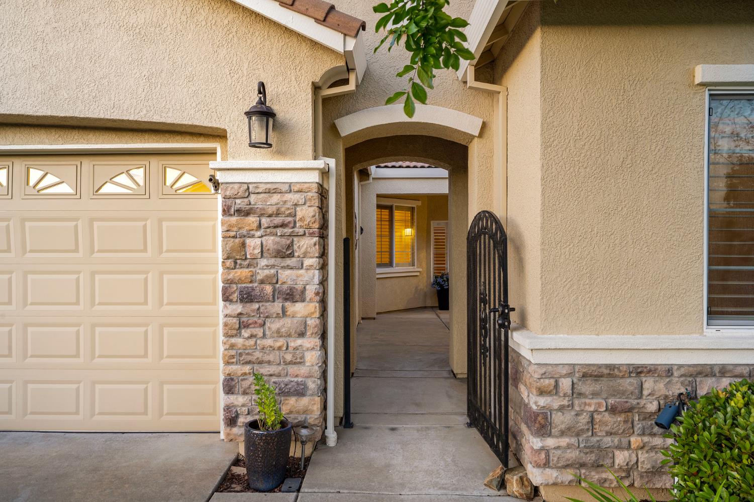 7473 Grassy Creek Way