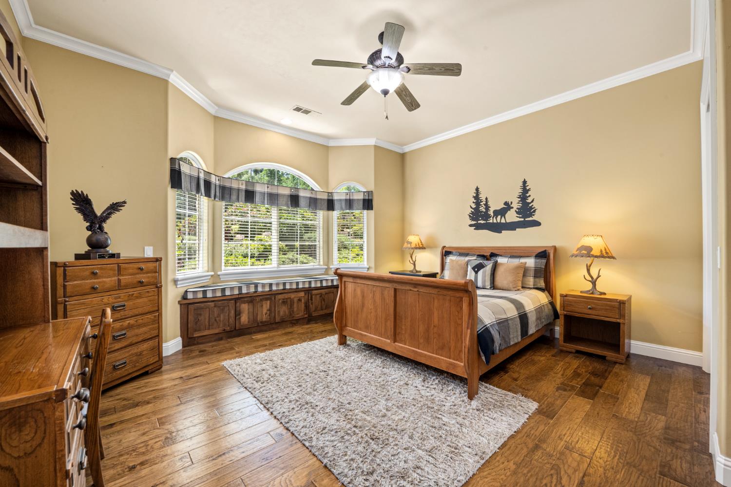 2611 Golden Fawn Trail