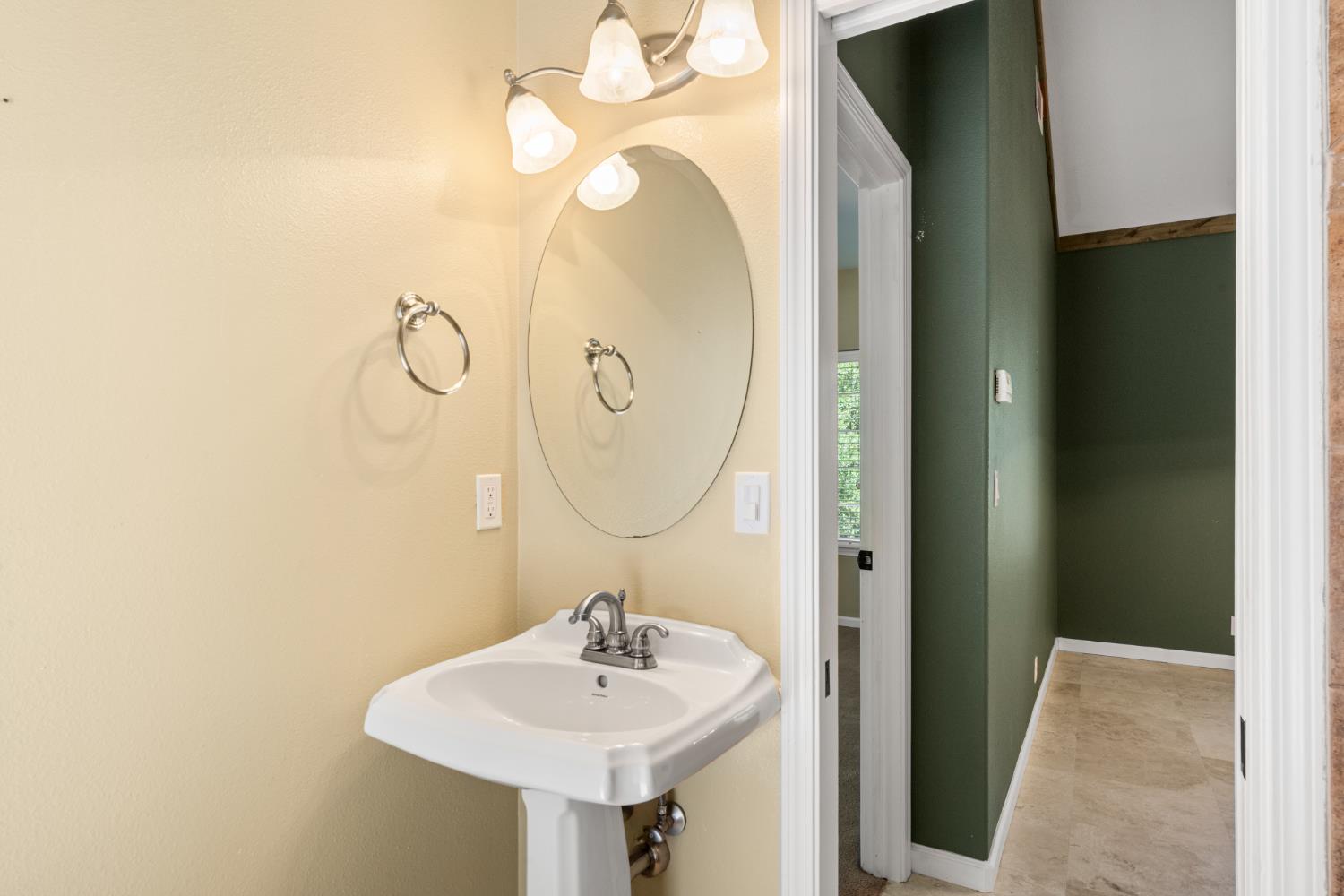 2611 Golden Fawn Trail