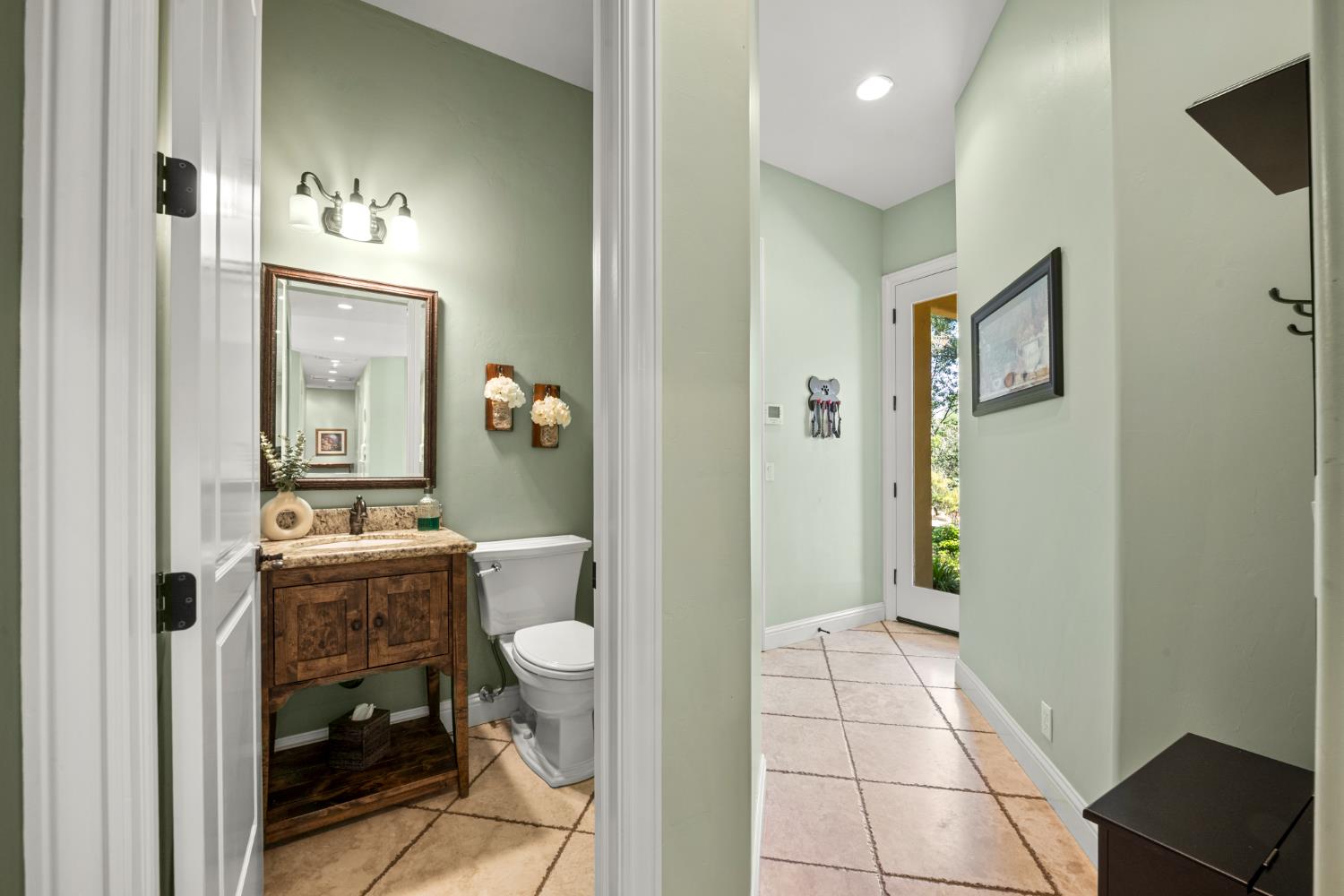 2611 Golden Fawn Trail