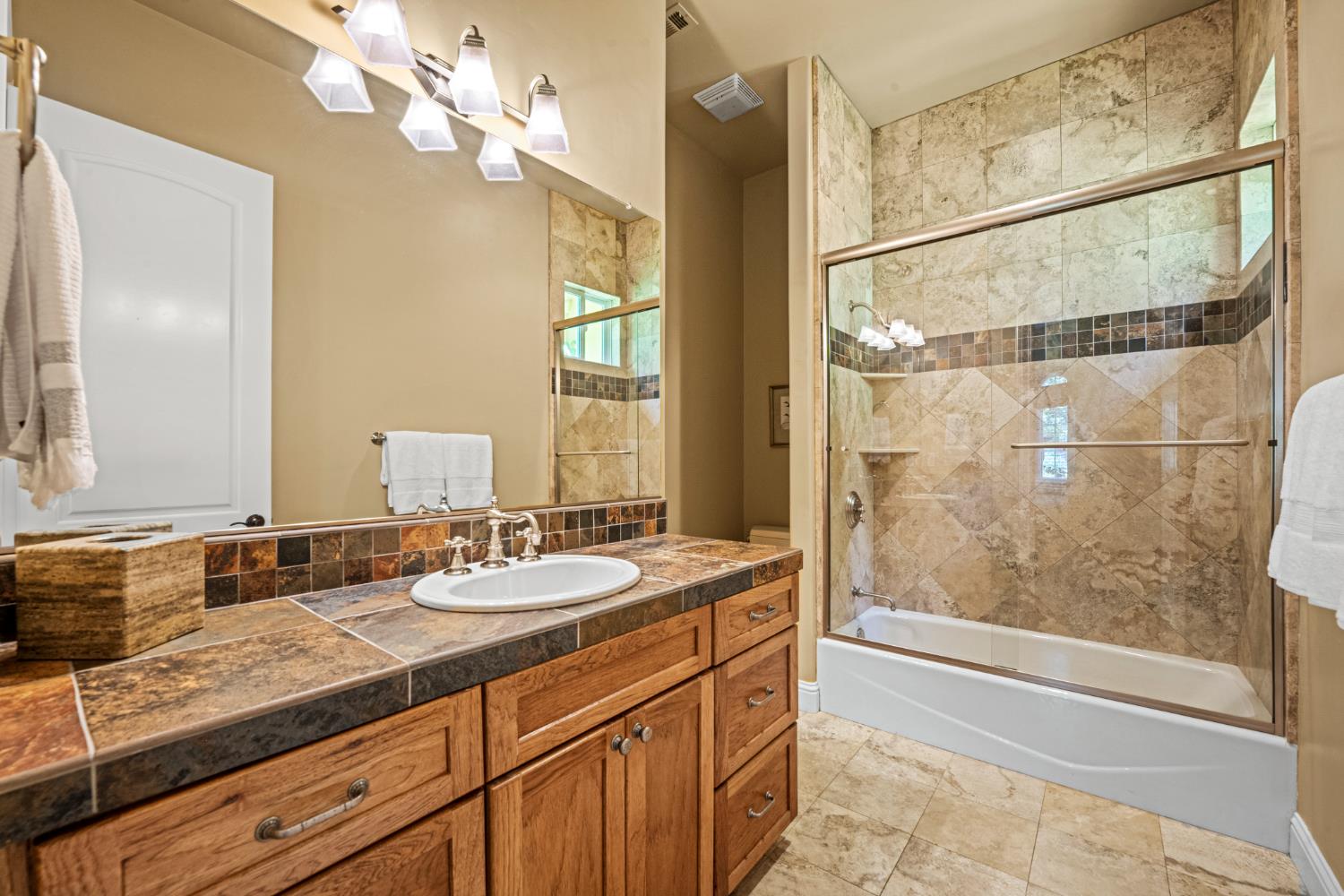 2611 Golden Fawn Trail