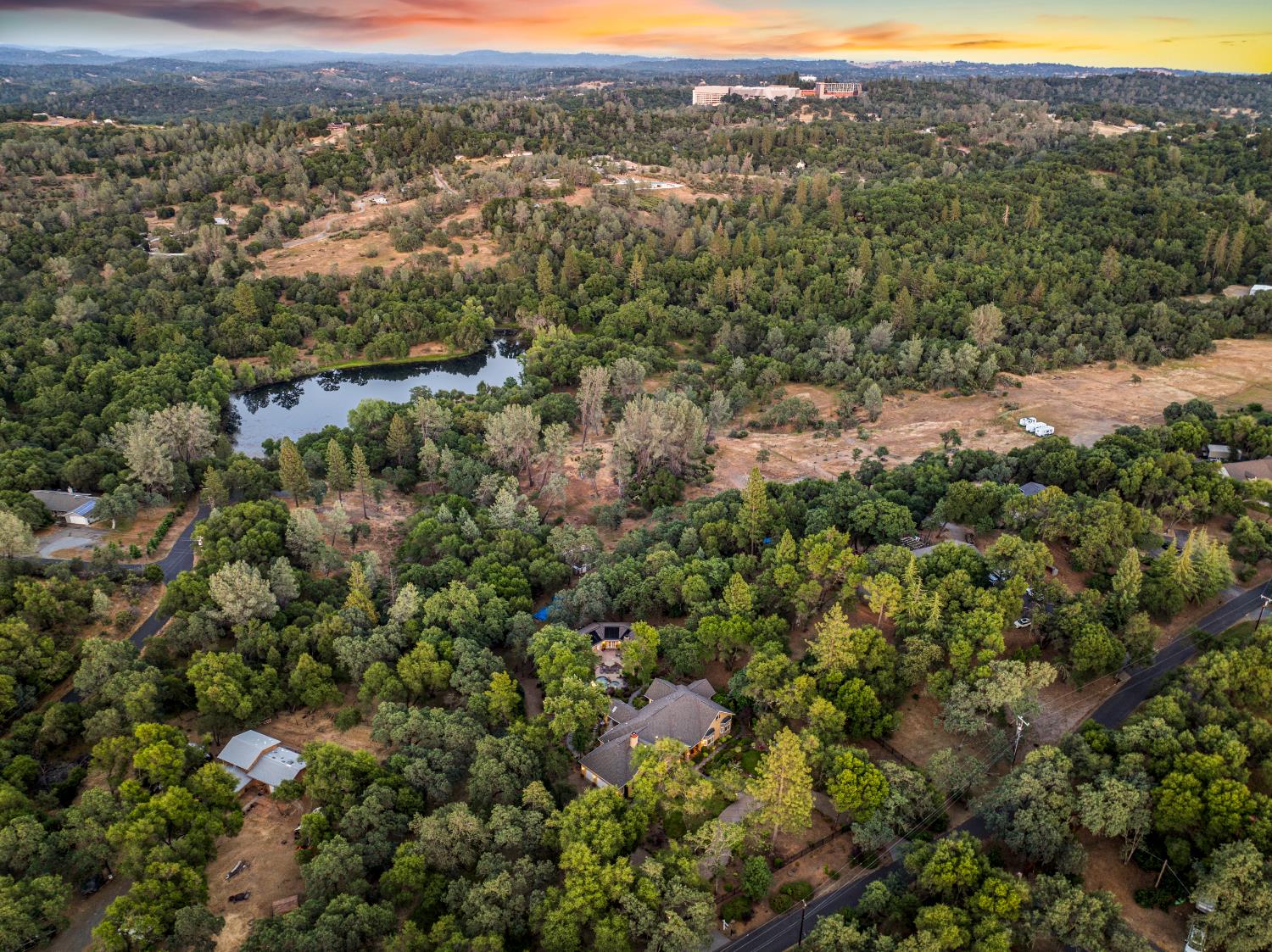 2611 Golden Fawn Trail