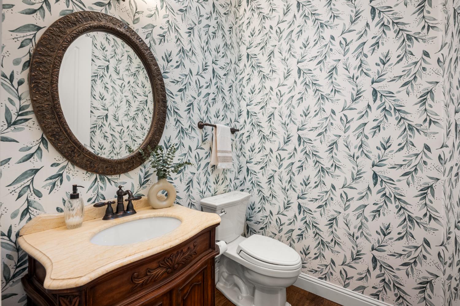 2611 Golden Fawn Trail