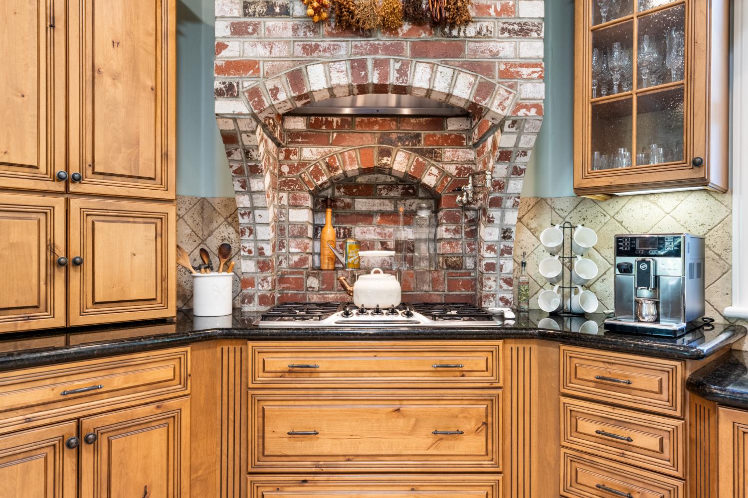 2611 Golden Fawn Trail