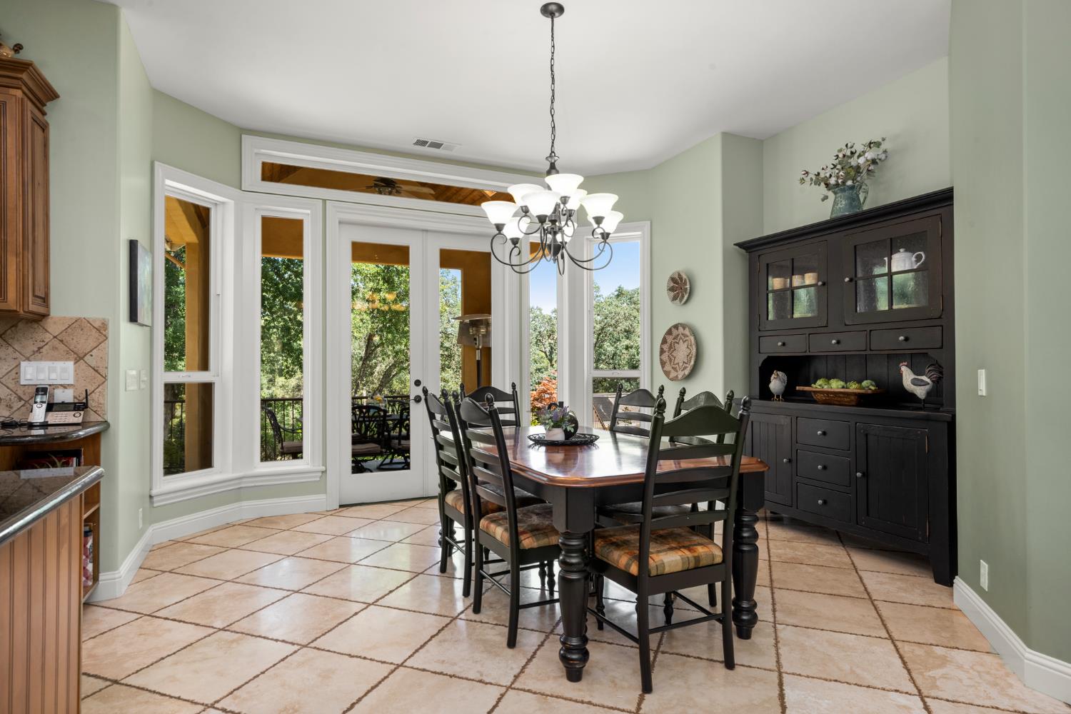 2611 Golden Fawn Trail