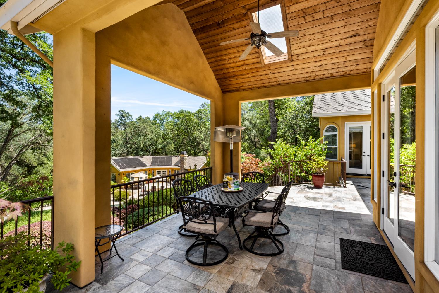 2611 Golden Fawn Trail