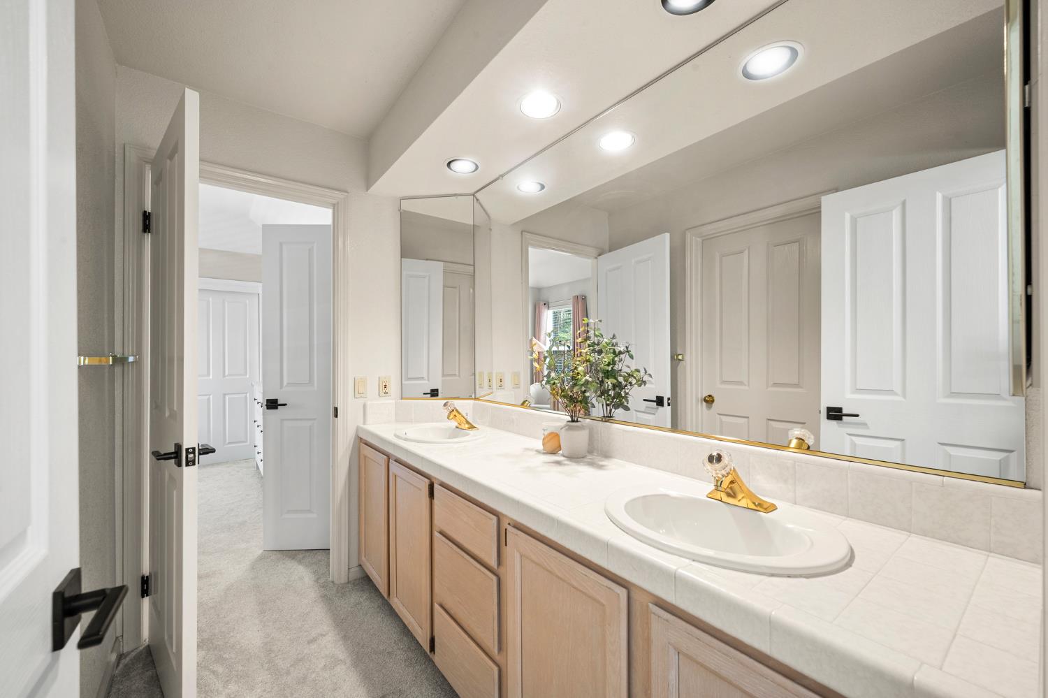 512 Santa Cruz Court