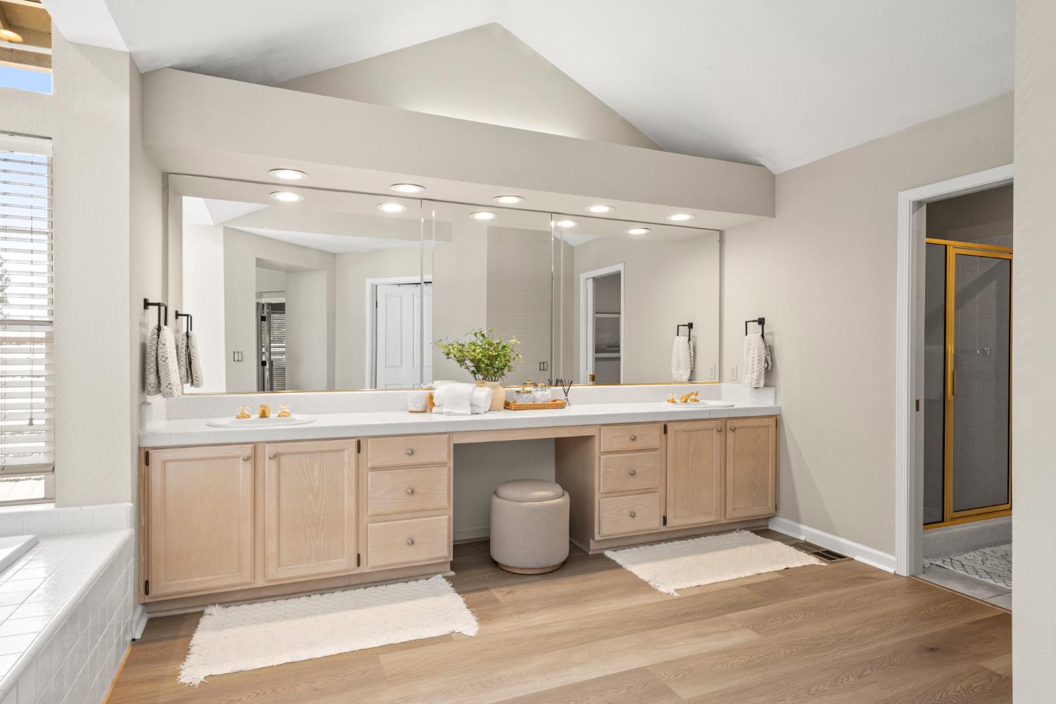 512 Santa Cruz Court