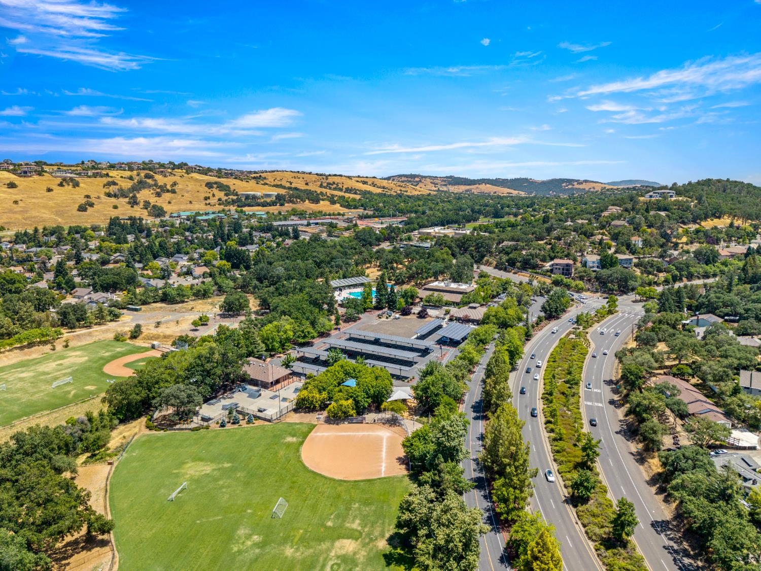 512 Santa Cruz Court