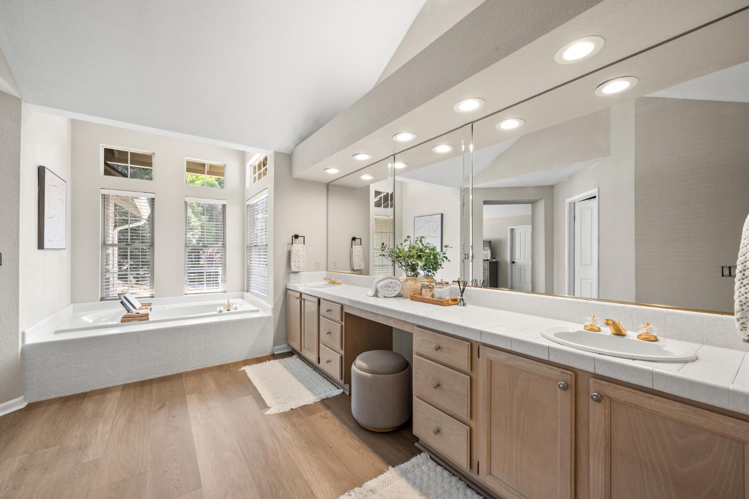 512 Santa Cruz Court