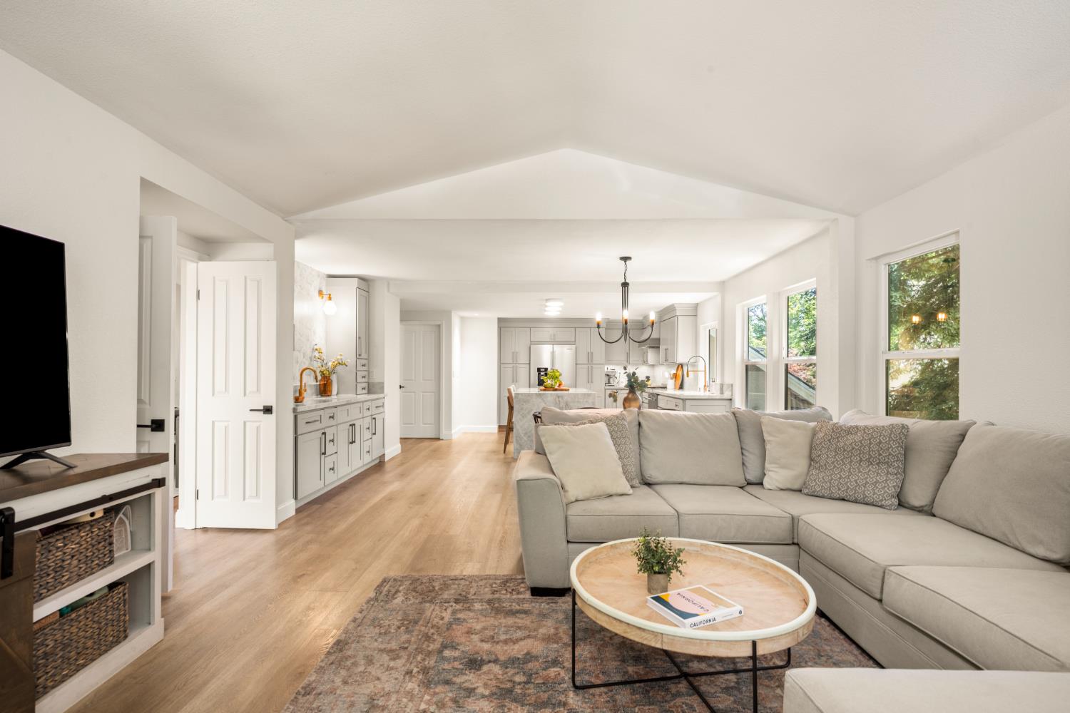 512 Santa Cruz Court