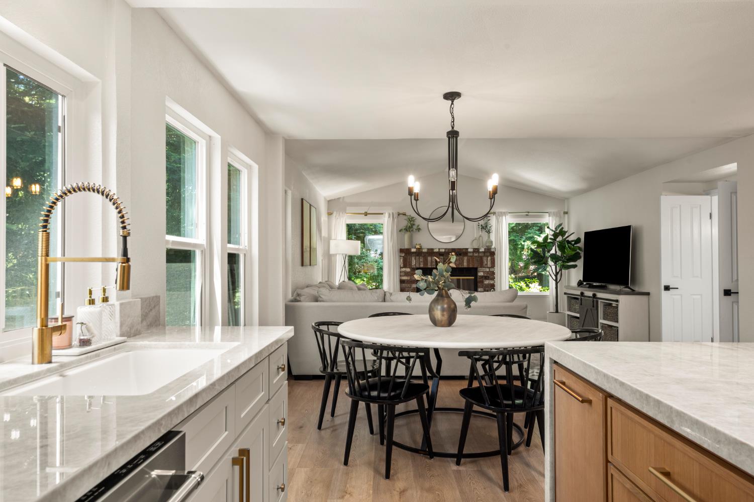 512 Santa Cruz Court