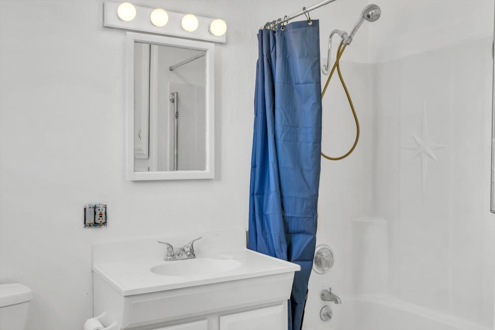 7494 Meadowlark Lane