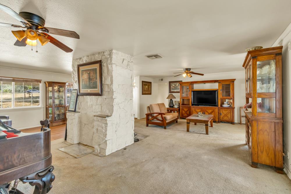 7494 Meadowlark Lane