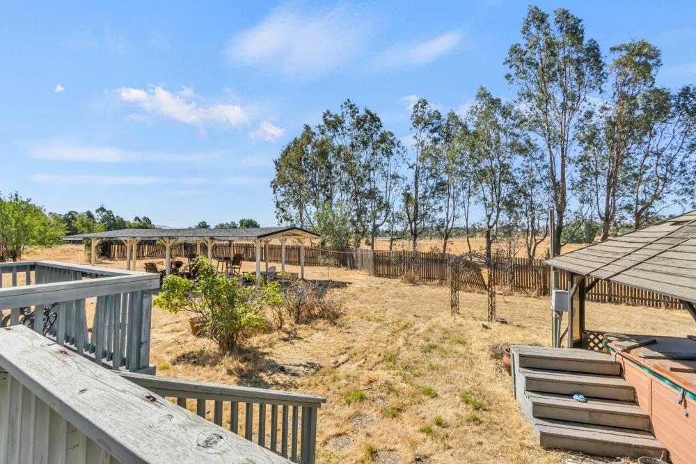 7494 Meadowlark Lane