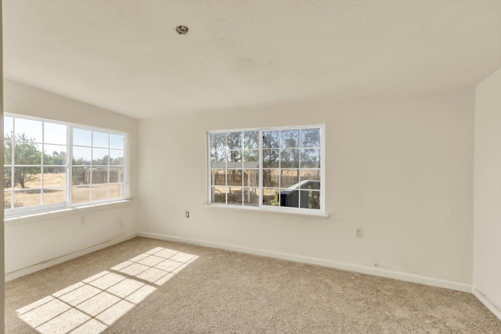 7494 Meadowlark Lane