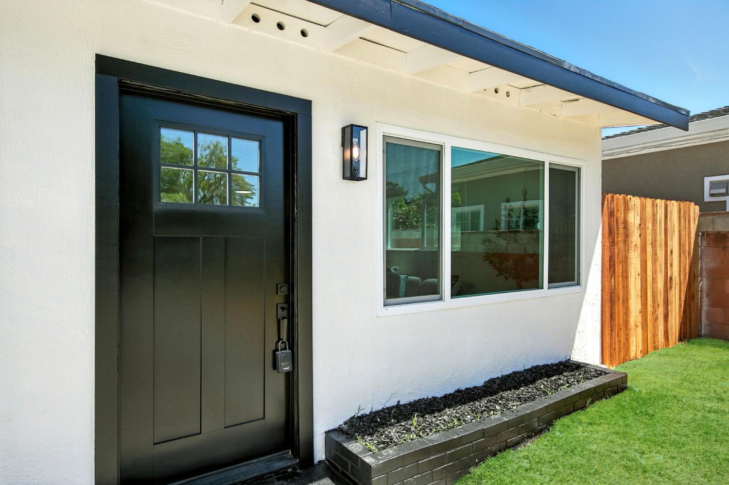 712 Elkhorn Plaza