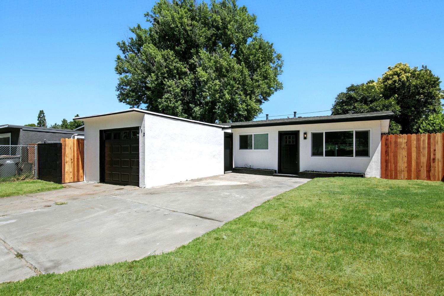 712 Elkhorn Plaza