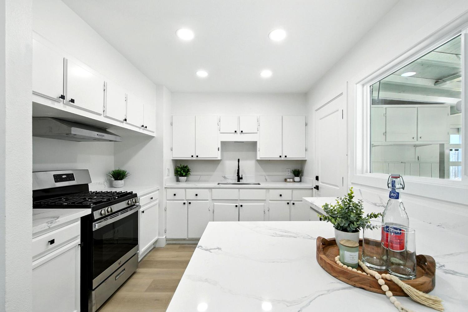 712 Elkhorn Plaza