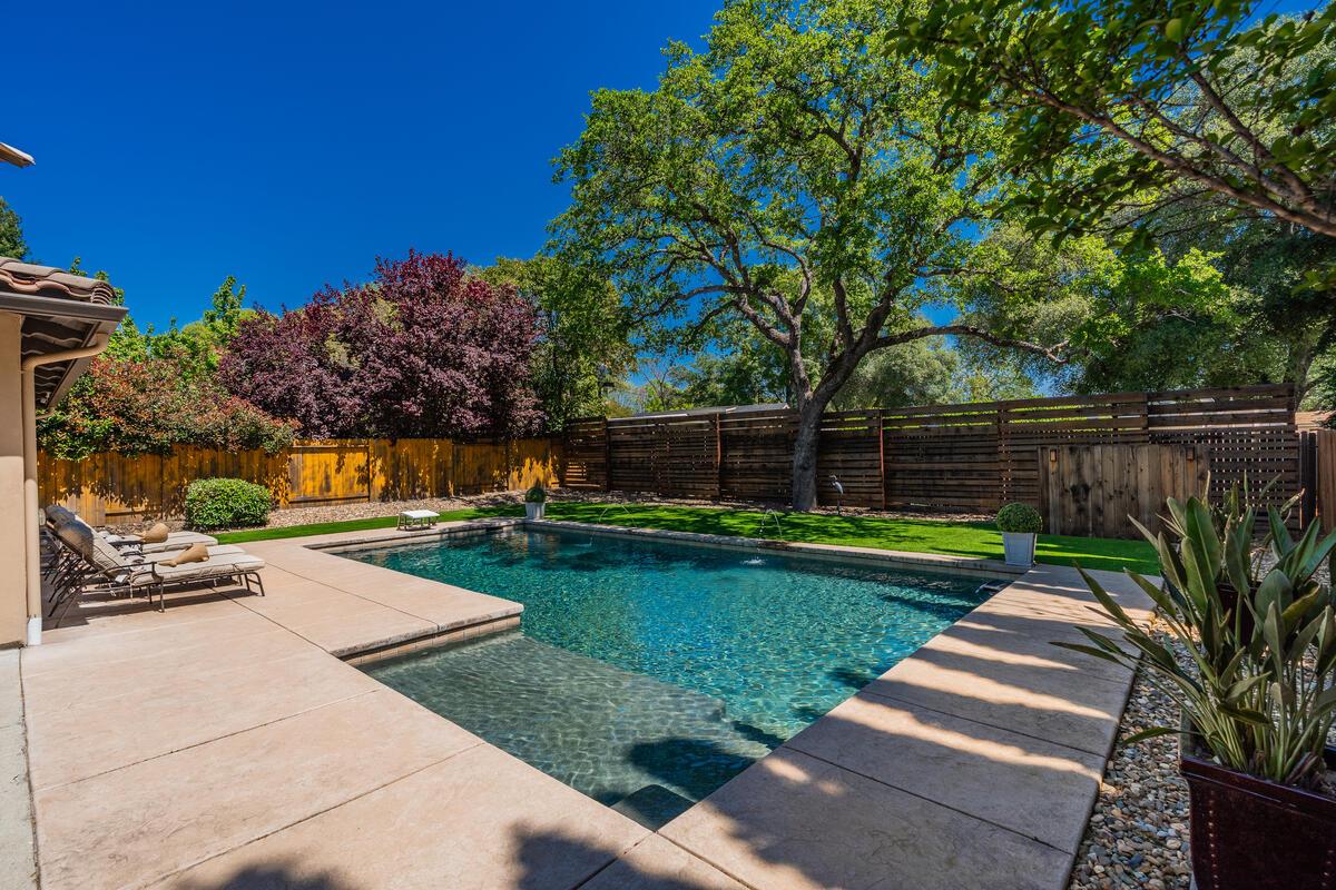 6921 Fallsbrook Court