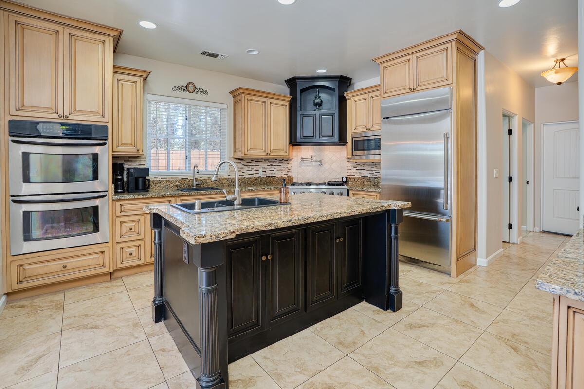 6921 Fallsbrook Court