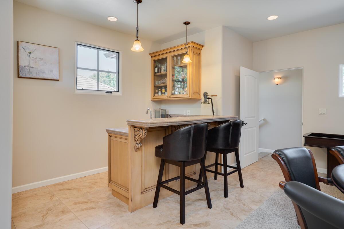 6921 Fallsbrook Court