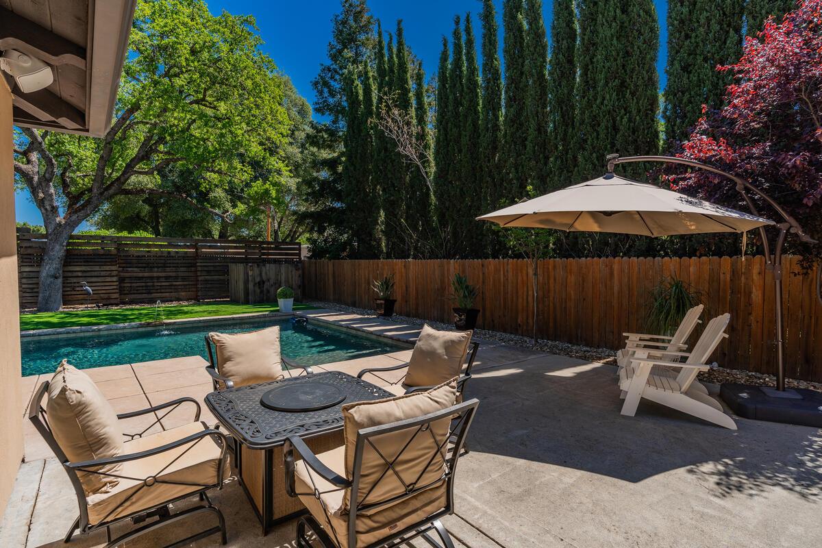 6921 Fallsbrook Court