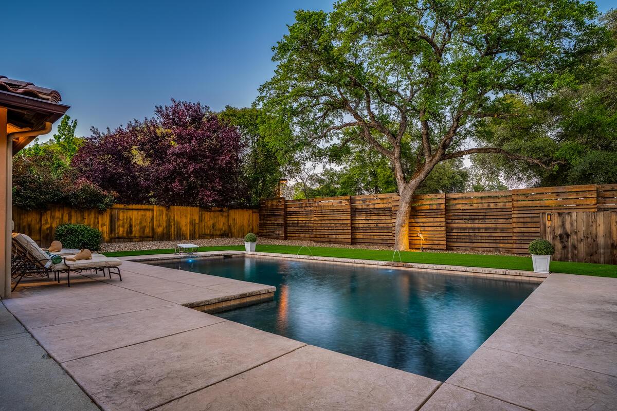 6921 Fallsbrook Court