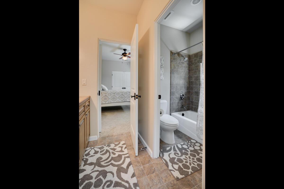 6921 Fallsbrook Court