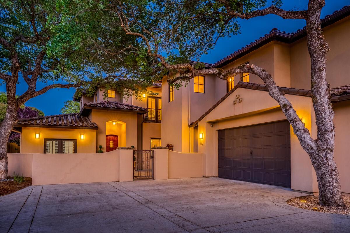 6921 Fallsbrook Court