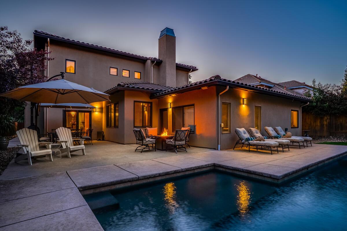 6921 Fallsbrook Court